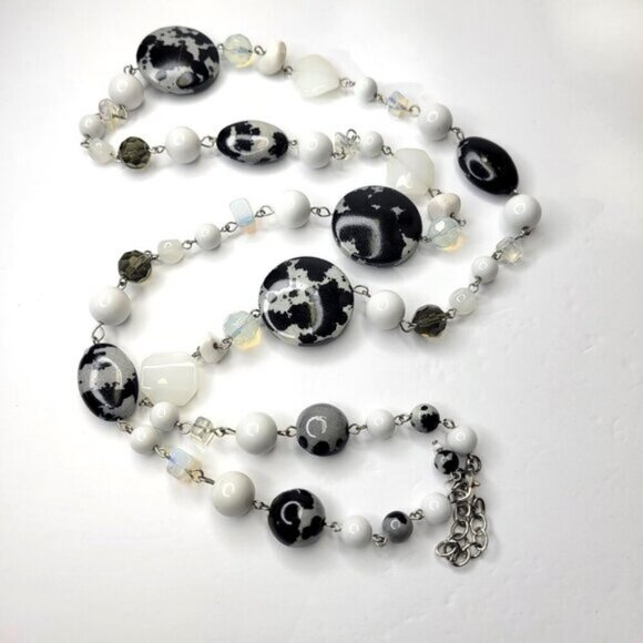 Black and White Bead Long Necklace with Earrings - Picture 3 of 11